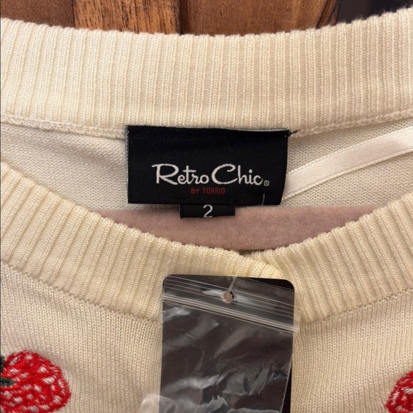 Cream Cardigan with Red Strawberry Embroidery Size 2X - Picture 4 of 7